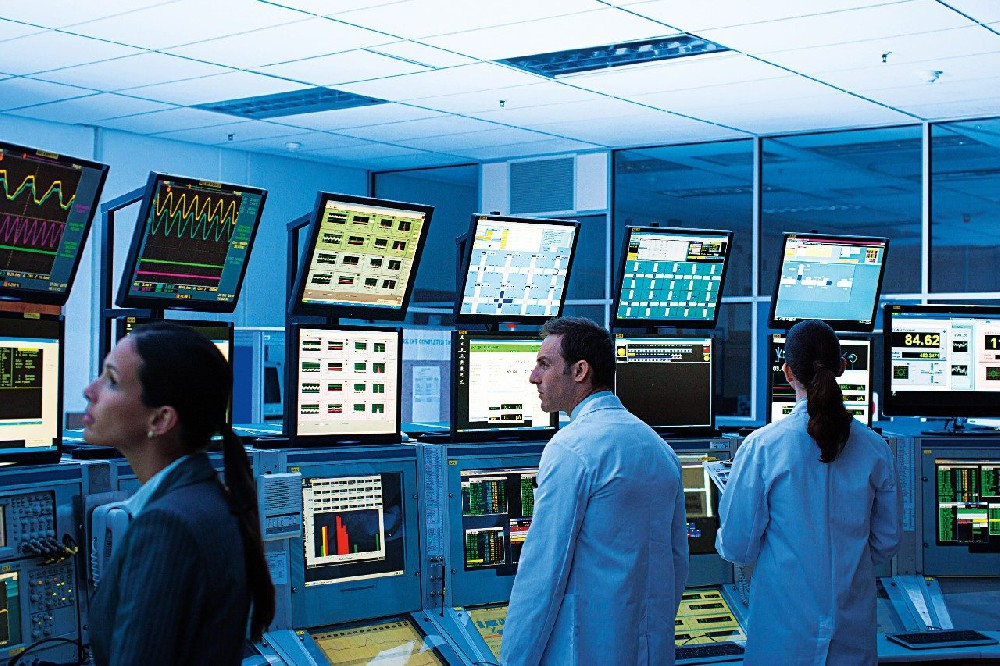 伊顿公布 2024 年第四季度业绩 全年销售额达 249 亿美元创纪录